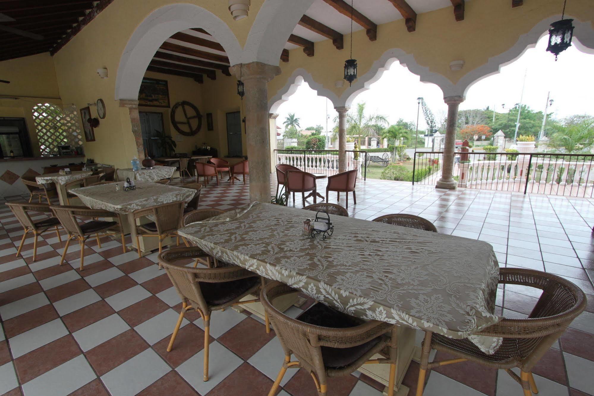 Hotel Hacienda Sanchez Valladolid  Eksteriør billede